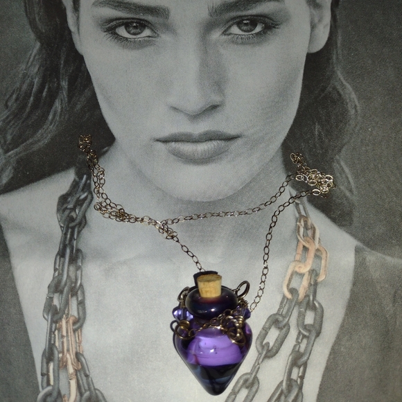 Hand Blown Perfume Bottle in a Deep Translucent R - Picture 4 of 8